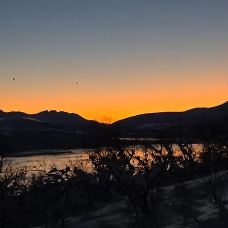 Apartment, 4km Fra Tromsosentrum. Flyplass 1.71km. *